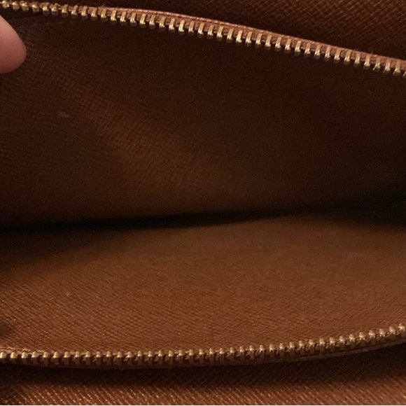 Louis Vuitton Monogram - Picture 3 of 11